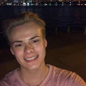 Meet your Posher, Aidan